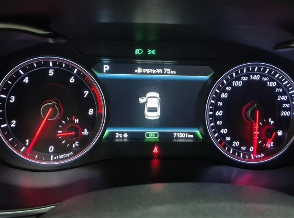 Genesis G70 - Vista 6