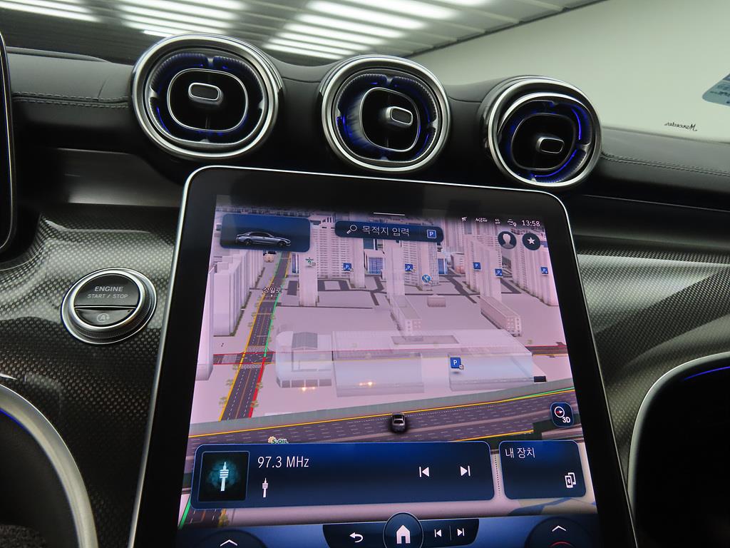 Mercedes Benz C Class - Vista 11