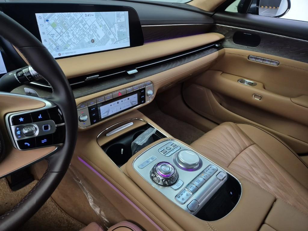 Genesis G90 - Vista 10