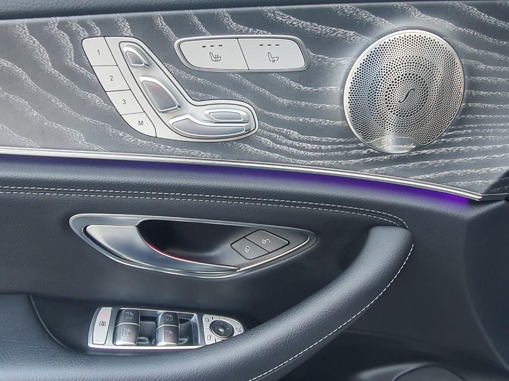 Mercedes Benz E class - Vista 12