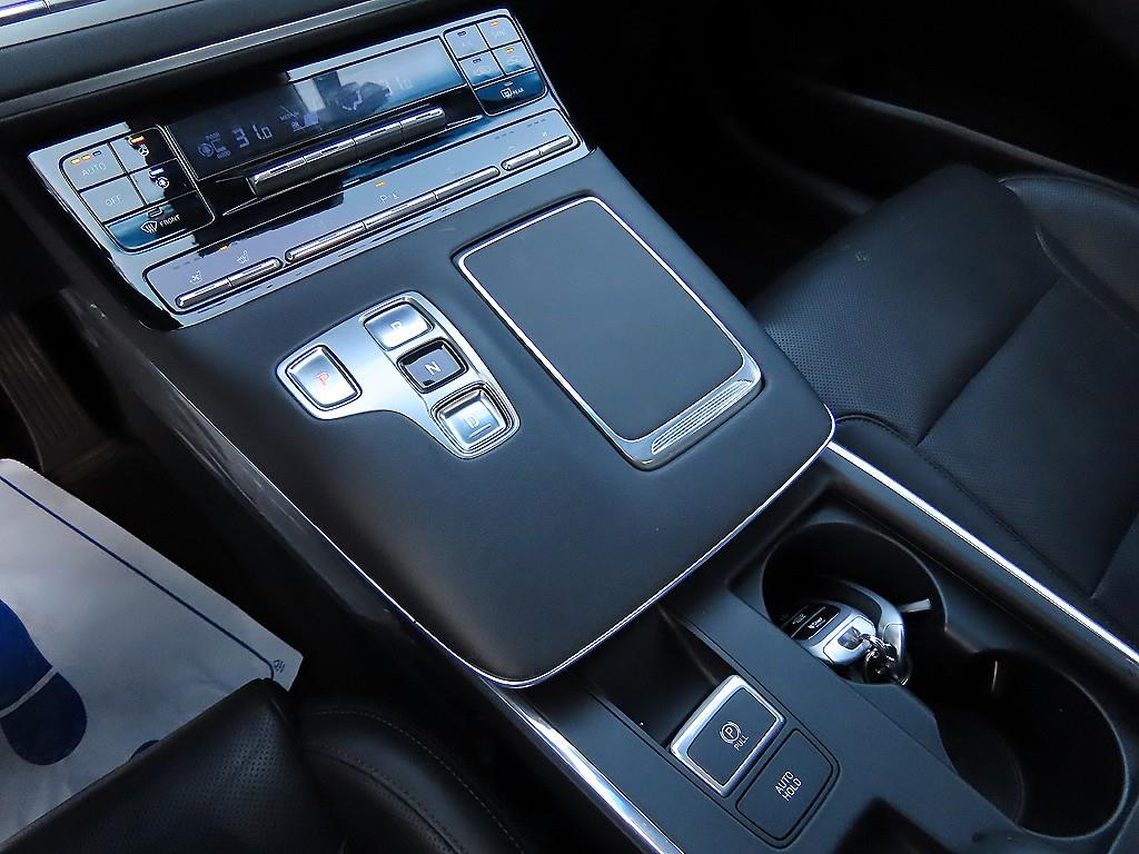 HYUNDAI Grandeur - Vista 10