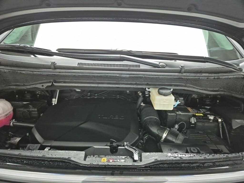 HYUNDAI Staria - Vista 5