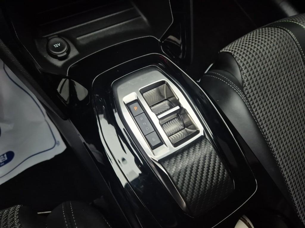 Peugeot 208 - Vista 8