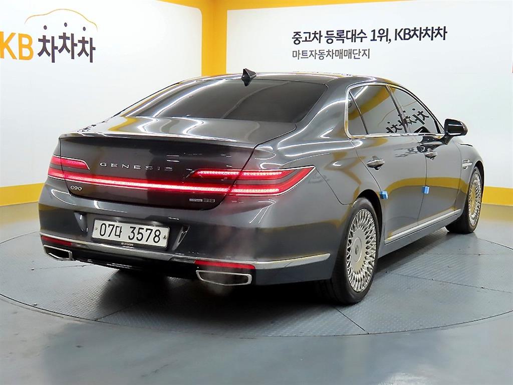 Genesis G90 - Vista 4