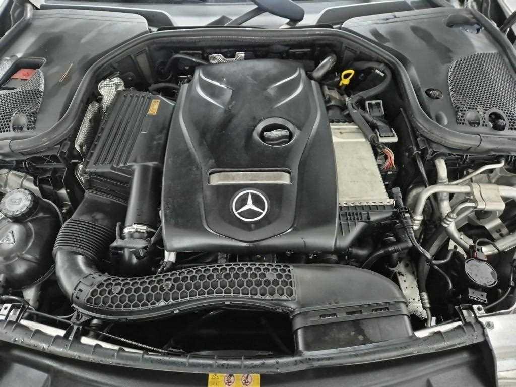 Mercedes Benz E class - Vista 5