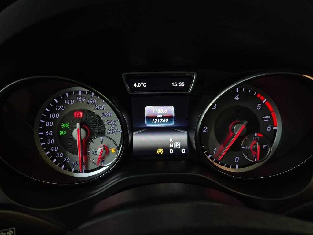 Mercedes Benz GLA Class - Vista 6