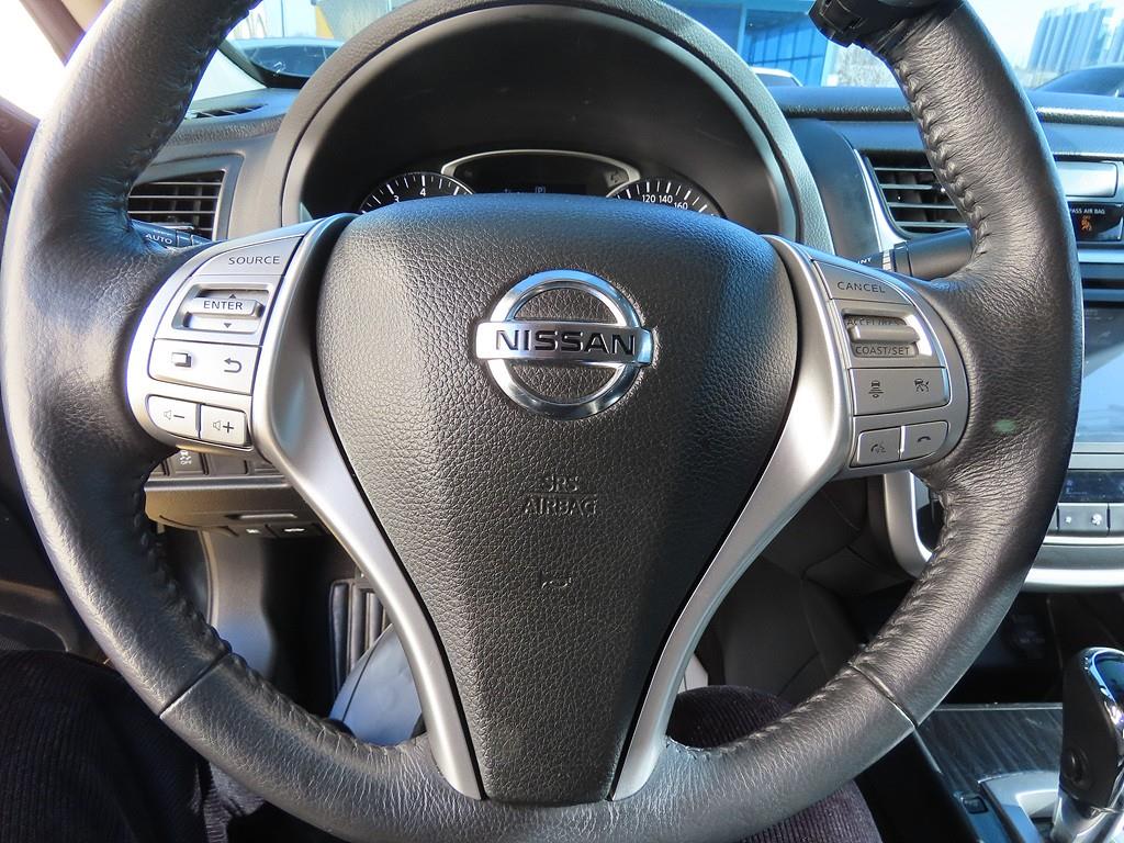 Nissan Altima - Vista 11