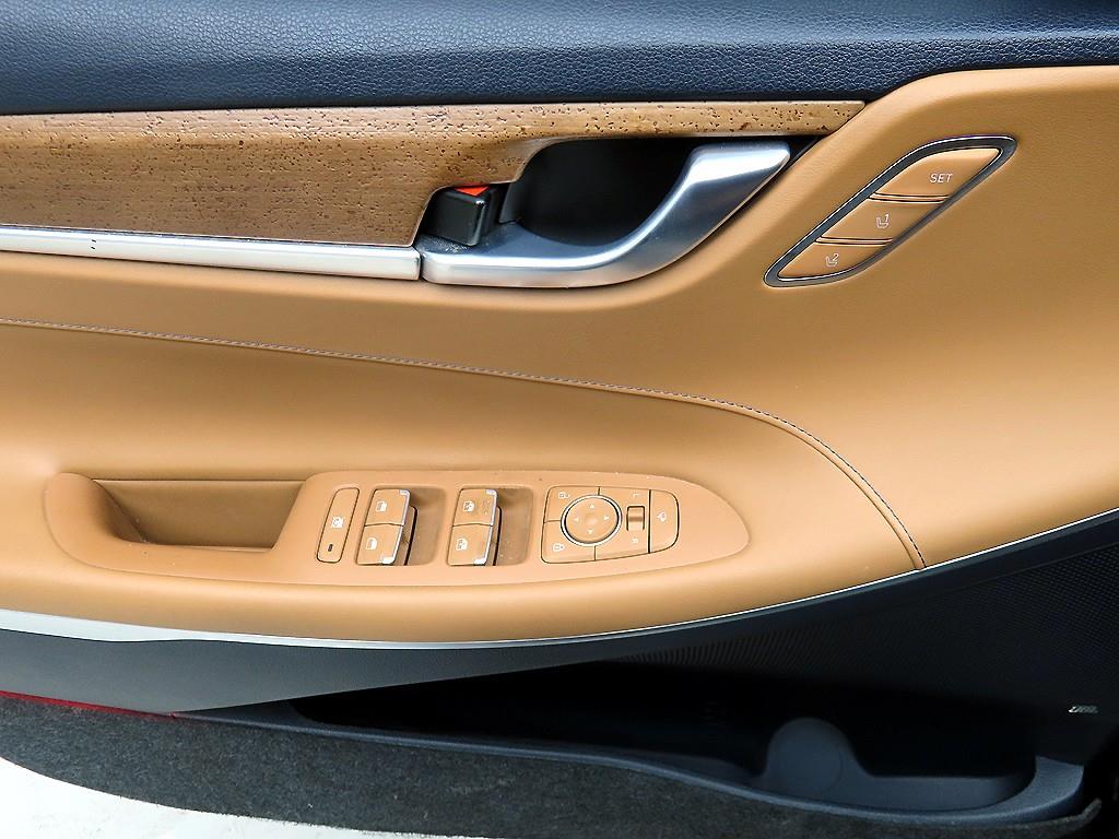 HYUNDAI Grandeur - Vista 11