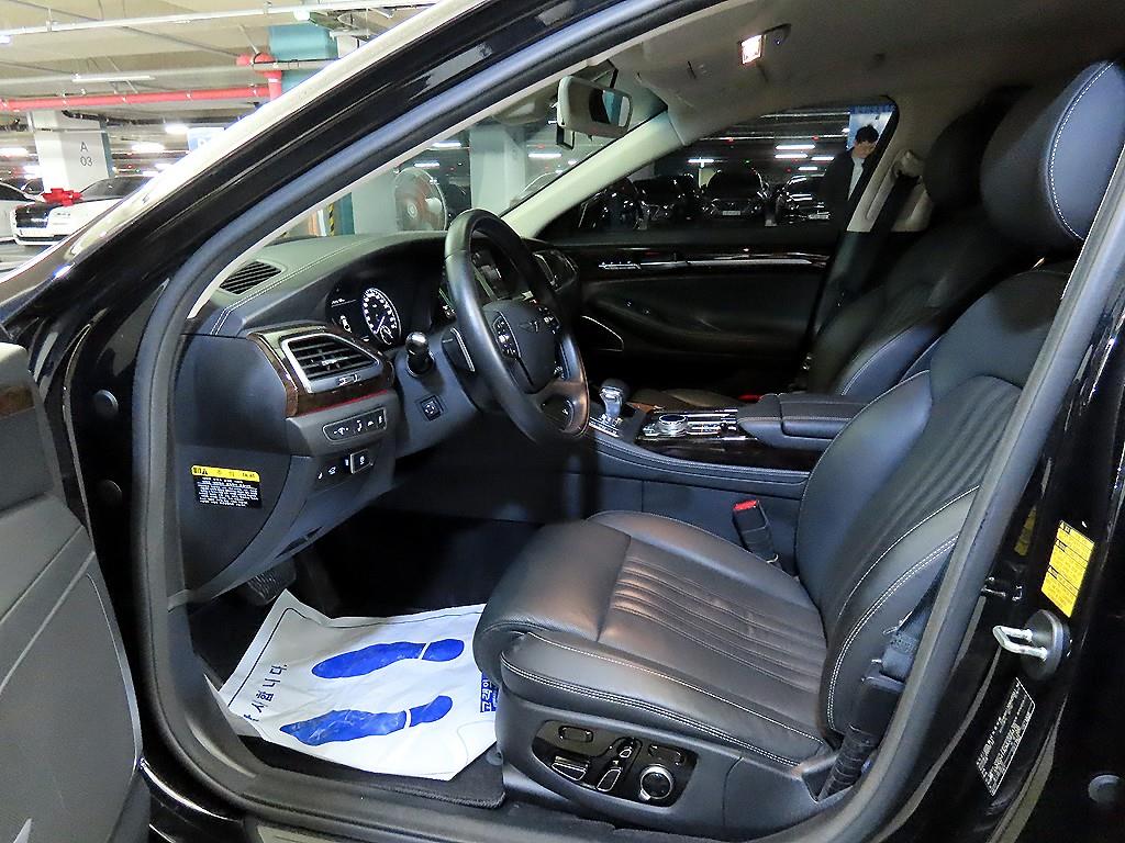 Genesis G90 - Vista 6