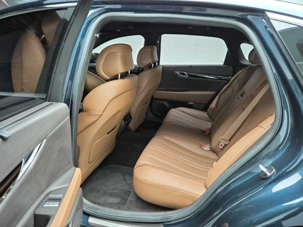 Genesis G80 - Vista 12