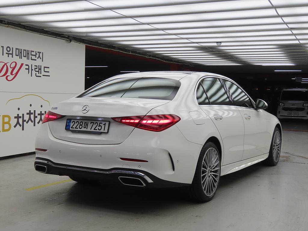 Mercedes Benz C Class - Vista 4