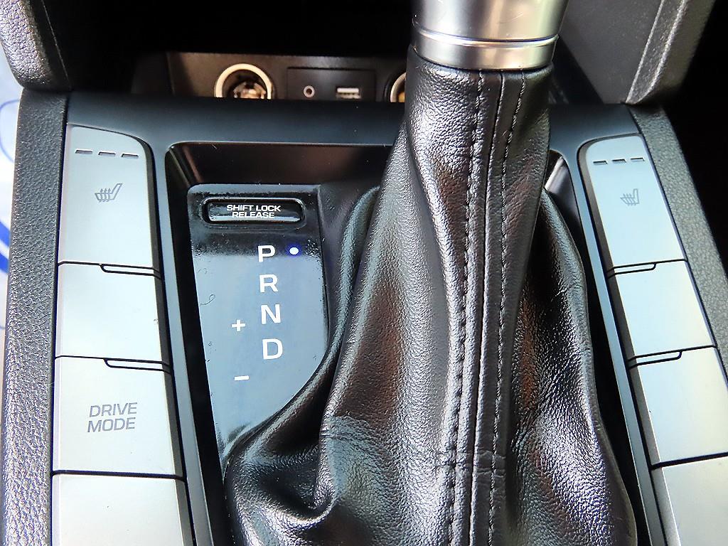 HYUNDAI Avante 2018 Blanco - Importación desde Corea - HF Imports Iquique - Foto 16