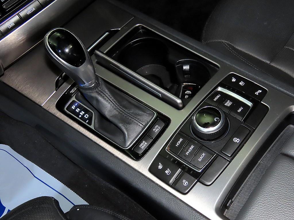 HYUNDAI Genesis - Vista 12