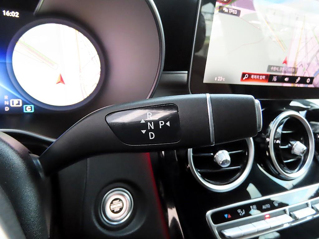 Mercedes Benz GLC Class - Vista 11