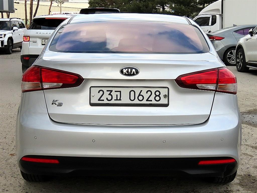 KIA K3 - Vista 4