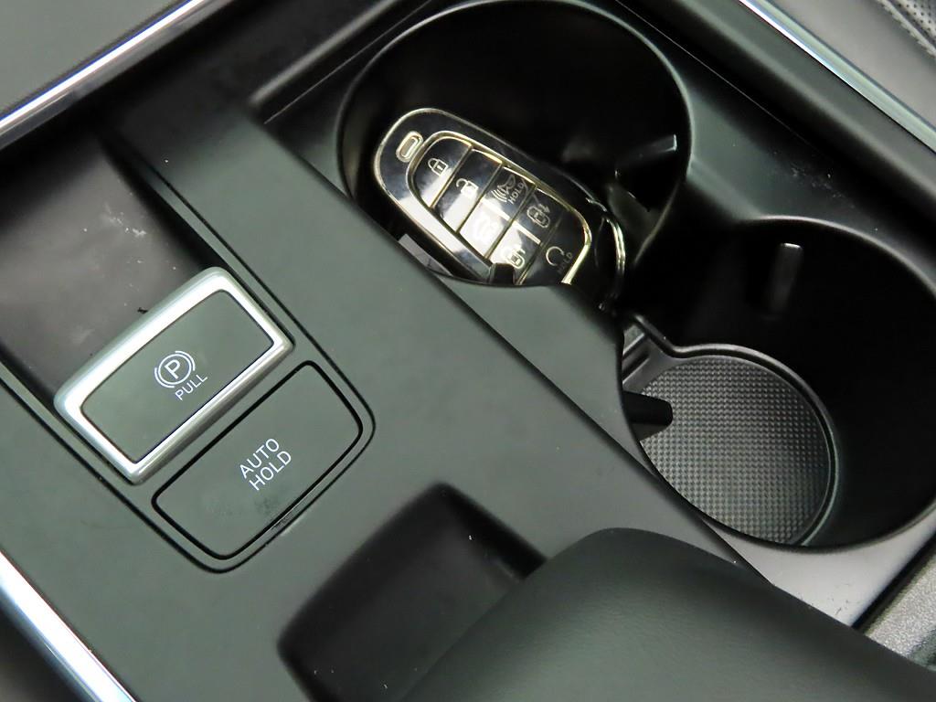 HYUNDAI Grandeur - Vista 11