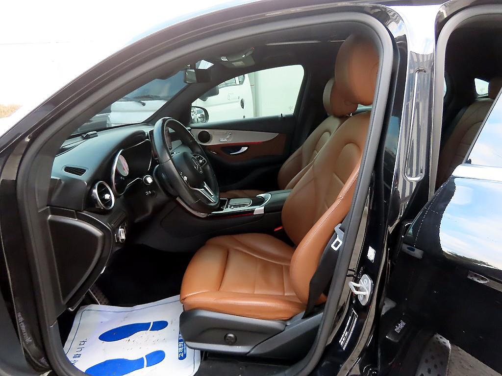 Mercedes Benz GLC Class - Vista 5