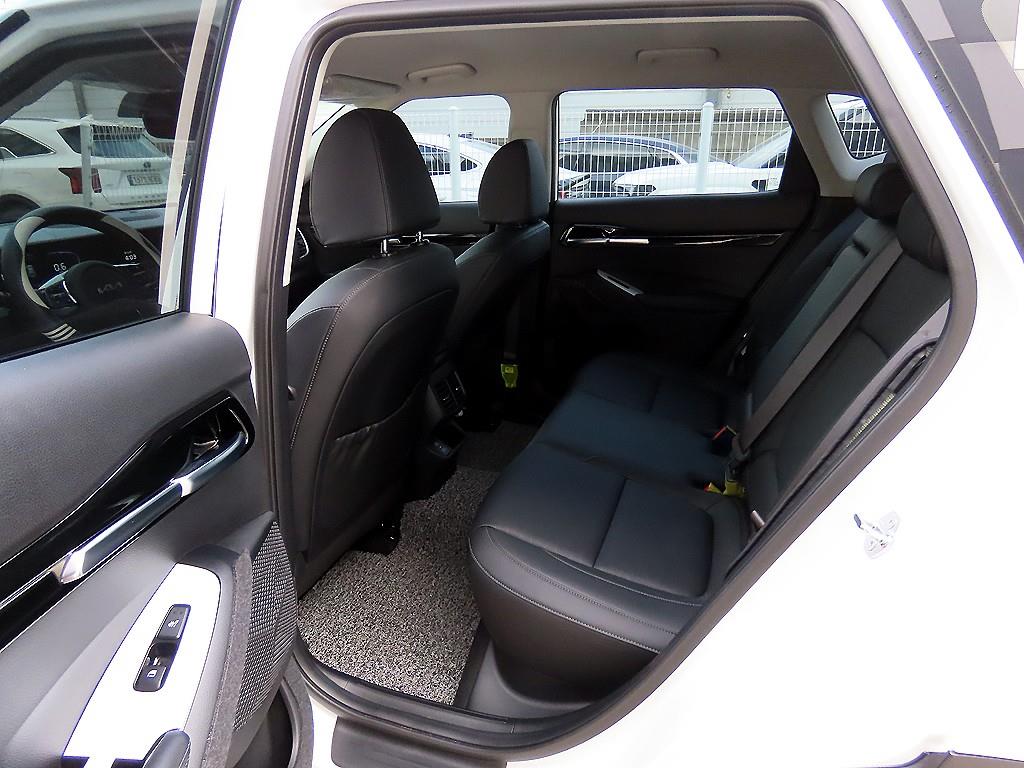 KIA Seltos - Vista 6