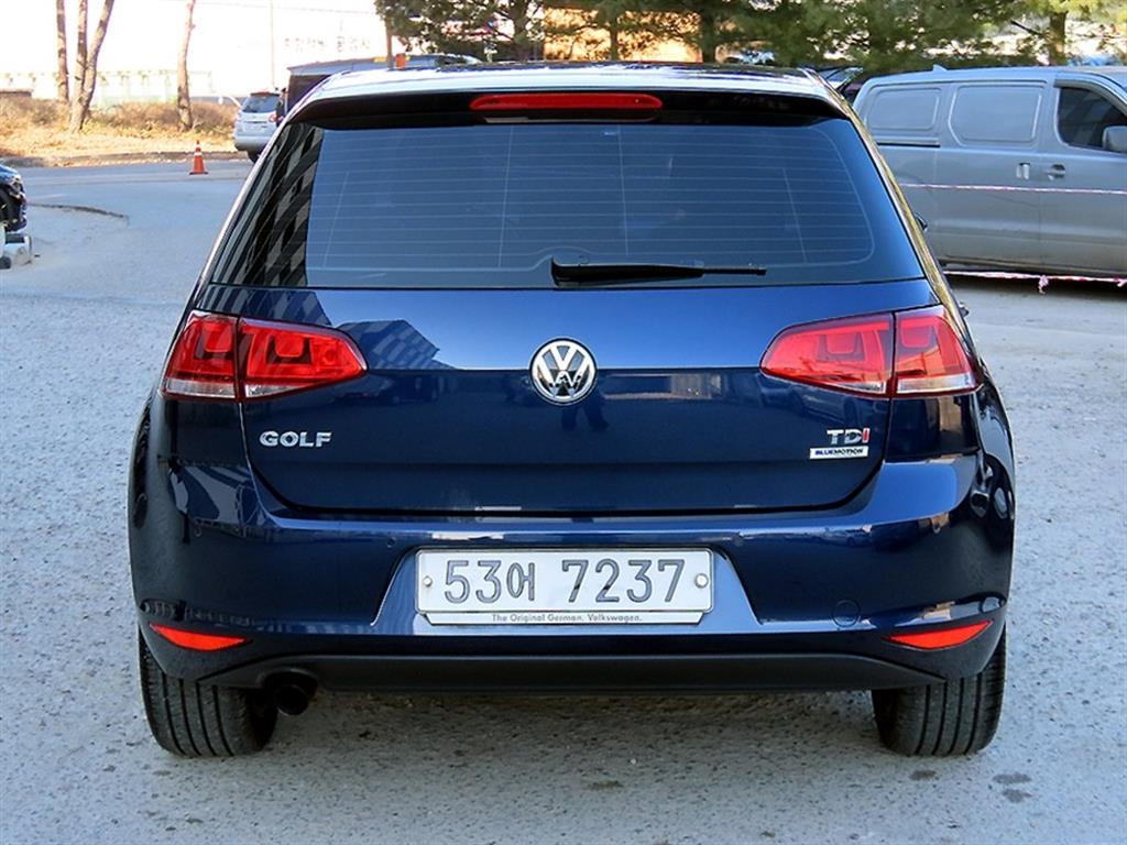 Volkswagen Golf - Vista 4