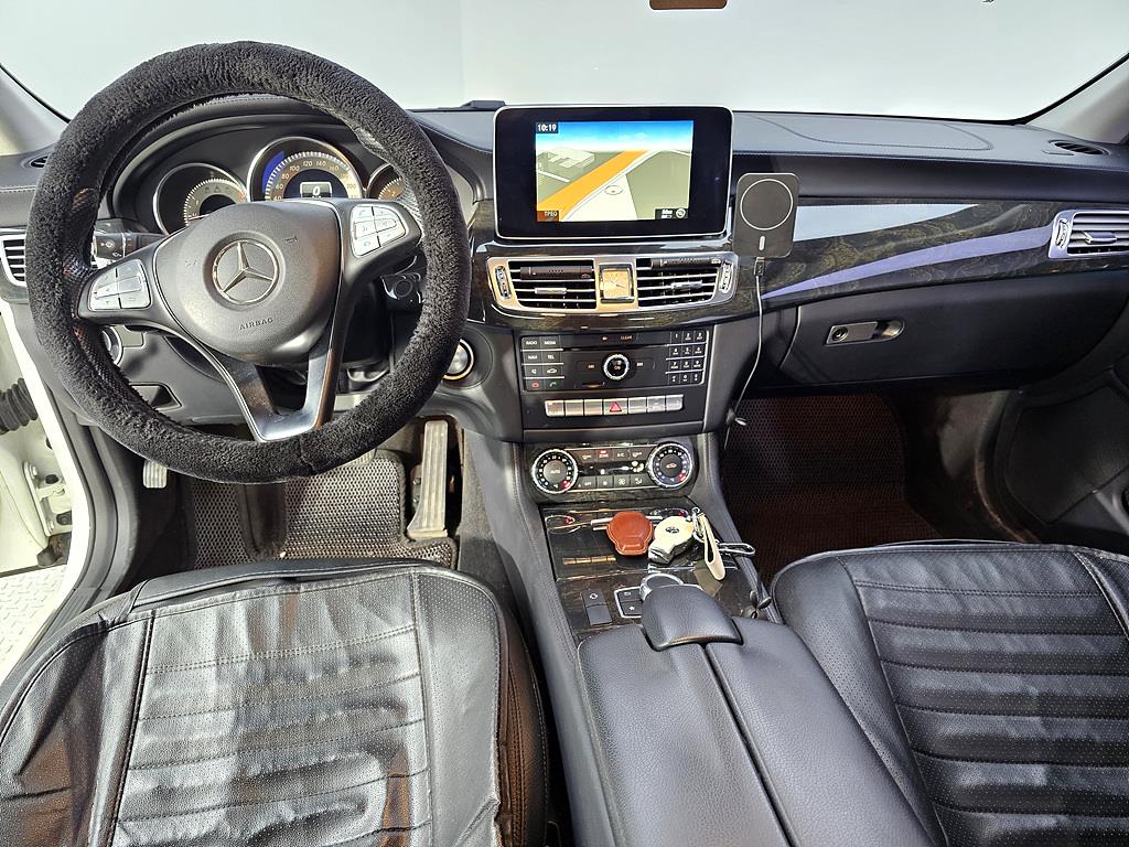 Mercedes Benz CLS Class - Vista 5