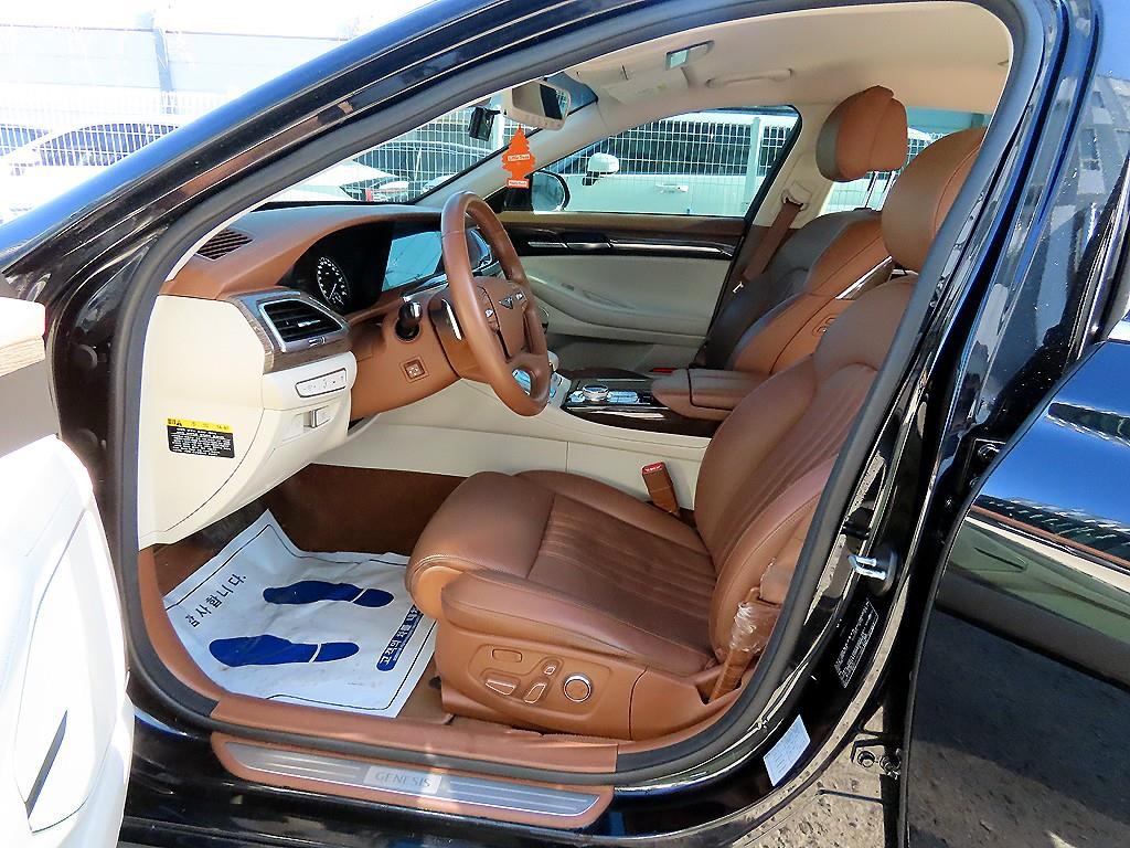 Genesis G90 - Vista 5