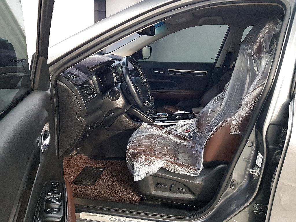 SAMSUNG QM6 - Vista 8