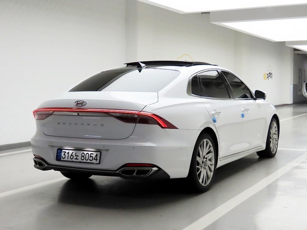 HYUNDAI Grandeur - Vista 4