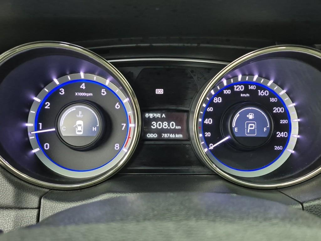 HYUNDAI Sonata - Vista 7