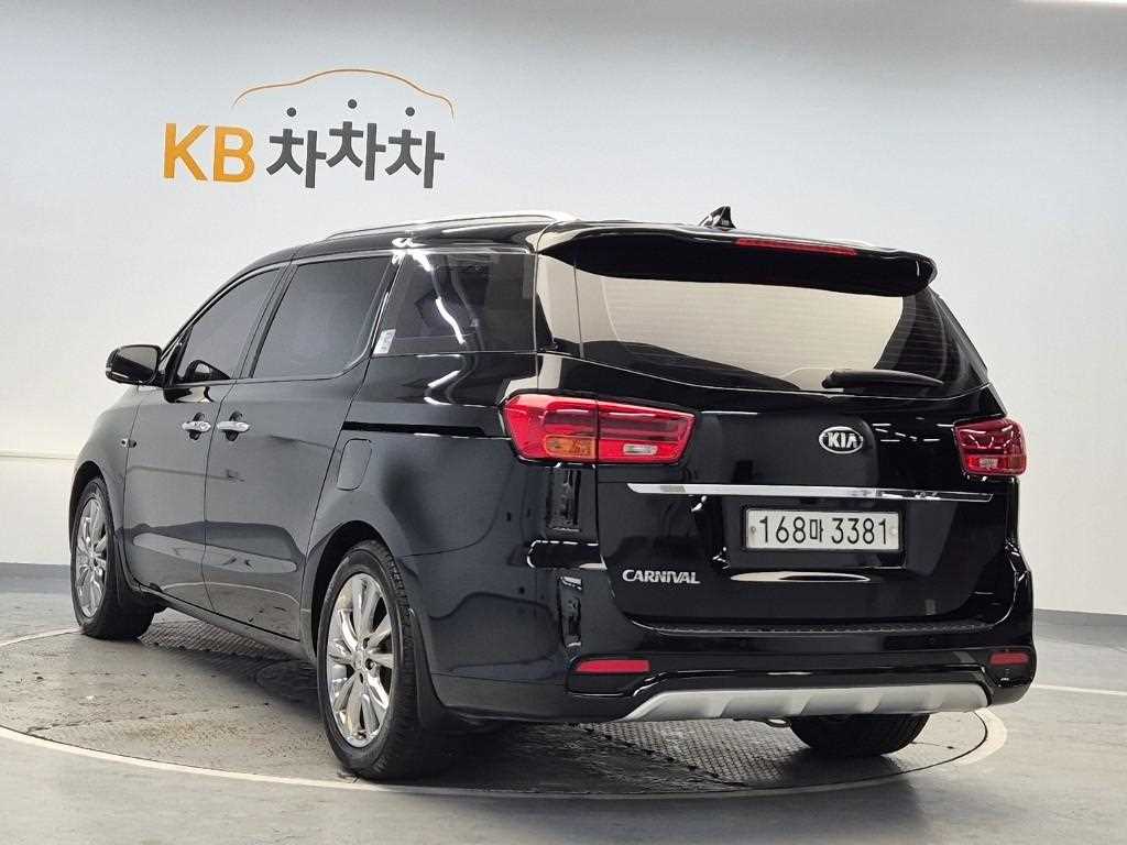 KIA Carnival - Vista 2
