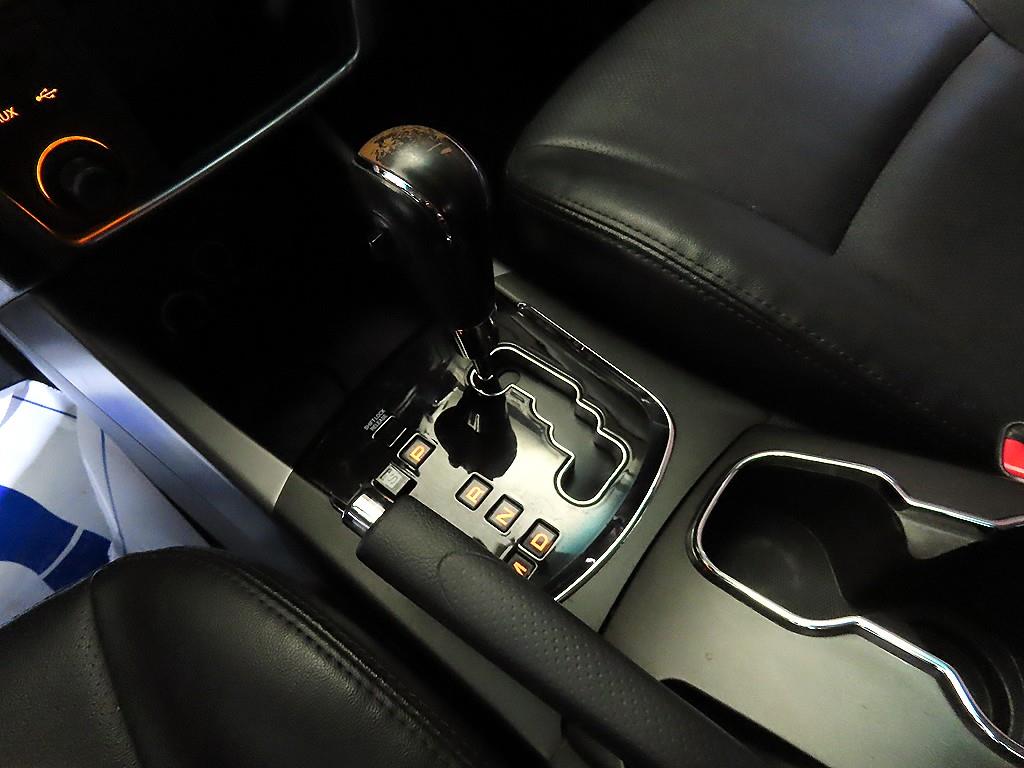 Ssangyong Korando - Vista 12