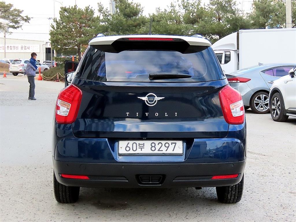 Ssangyong Tivoli - Vista 4