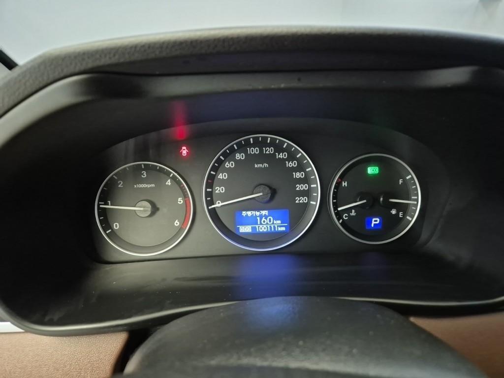 HYUNDAI Starex - Vista 6