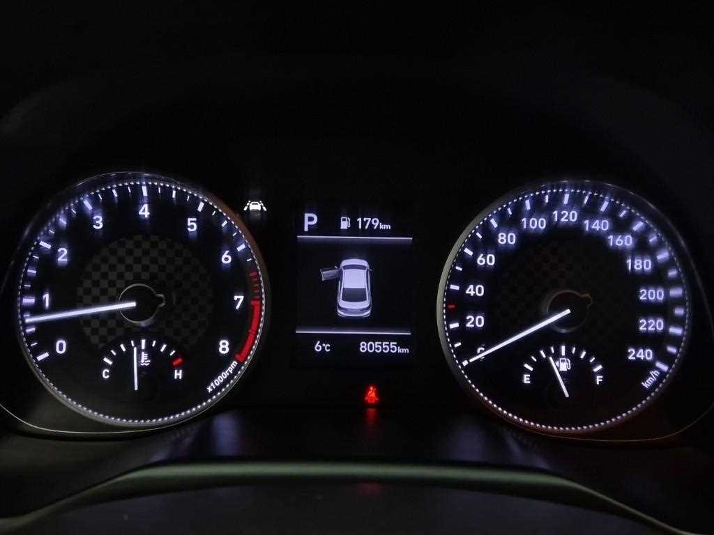 HYUNDAI Avante - Vista 6