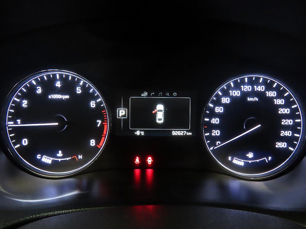 HYUNDAI Genesis - Vista 9