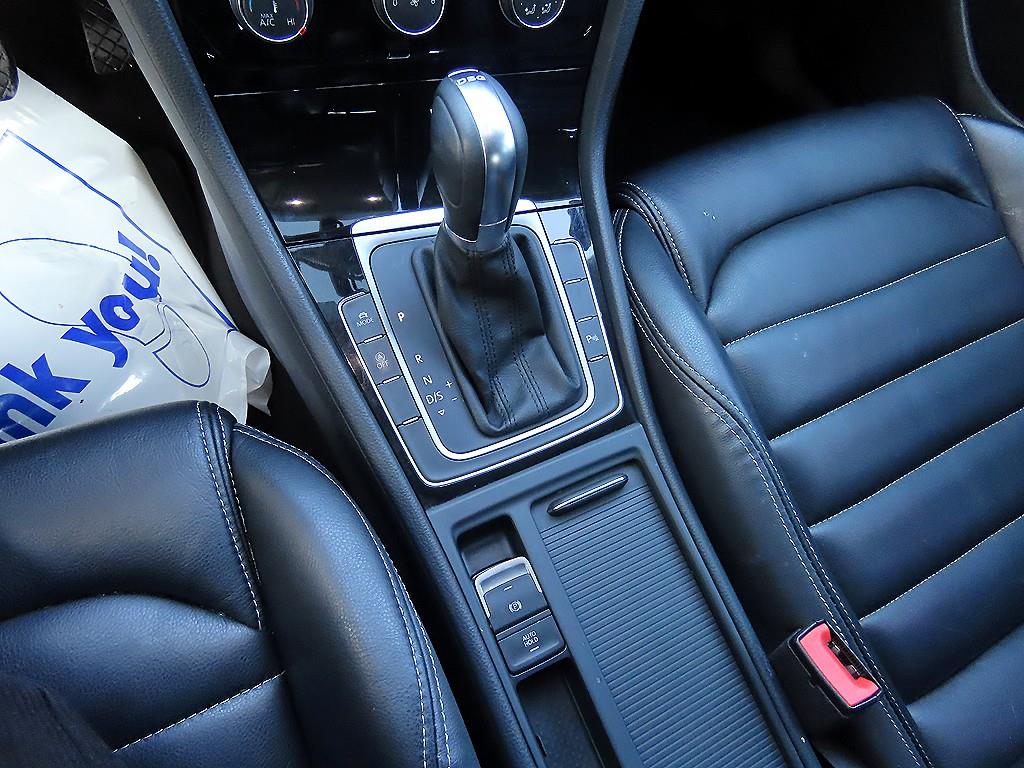 Volkswagen Golf - Vista 10