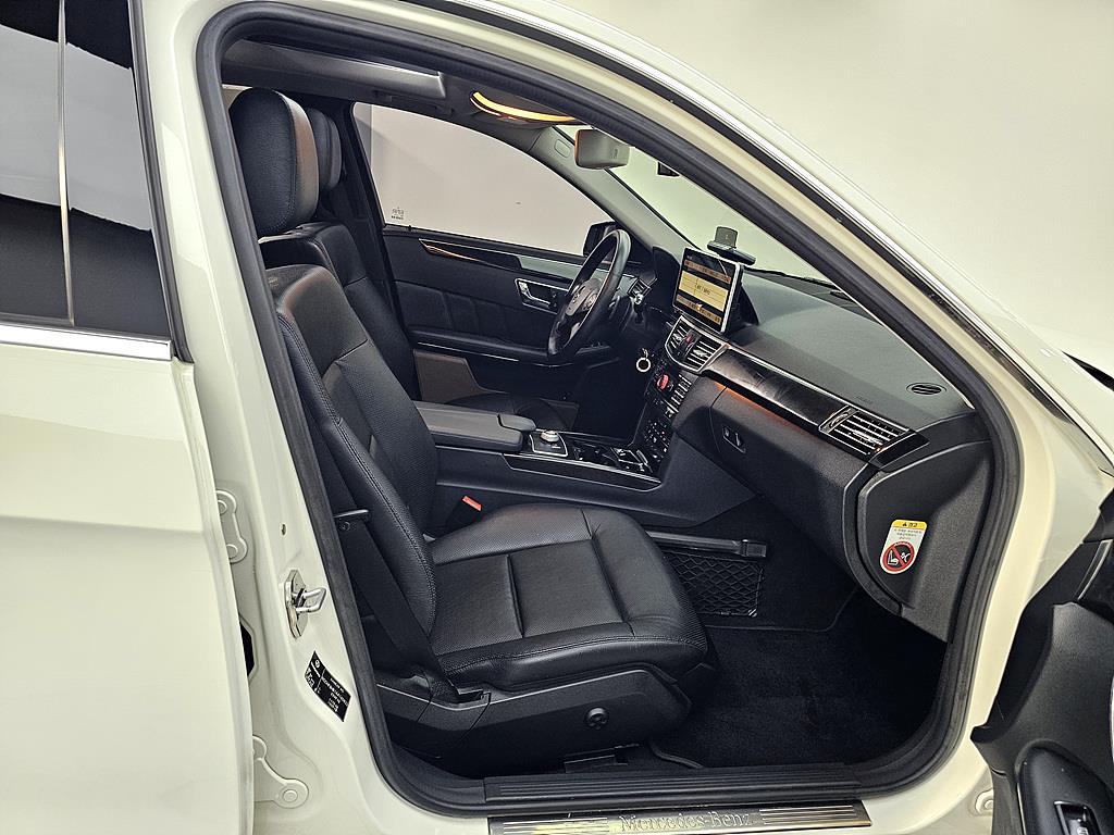 Mercedes Benz E class - Vista 11