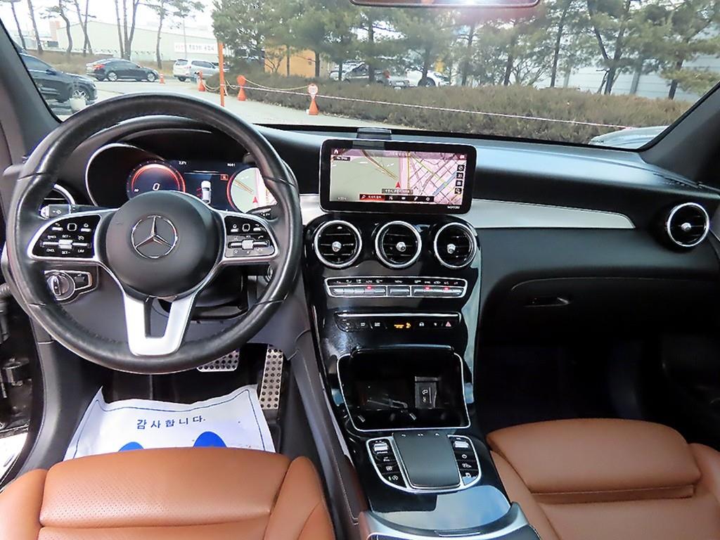 Mercedes Benz GLC Class - Vista 7