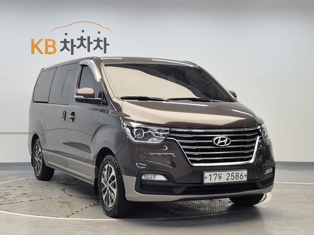 HYUNDAI Starex - Vista 4