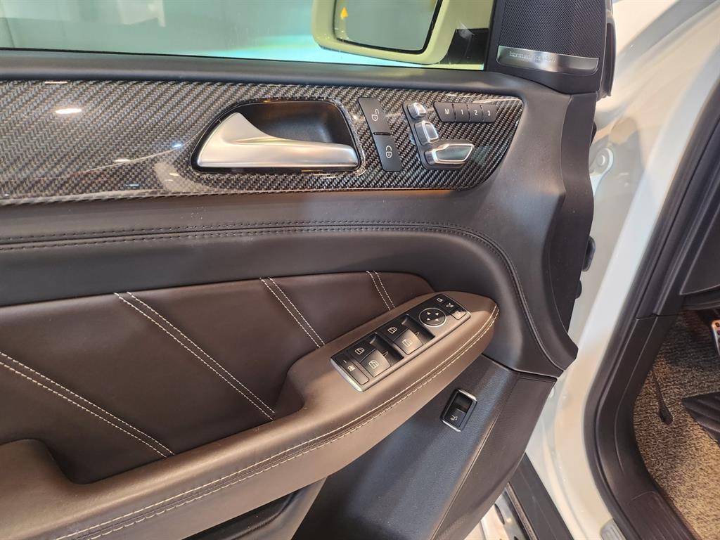 Mercedes Benz GLE Class - Vista 12