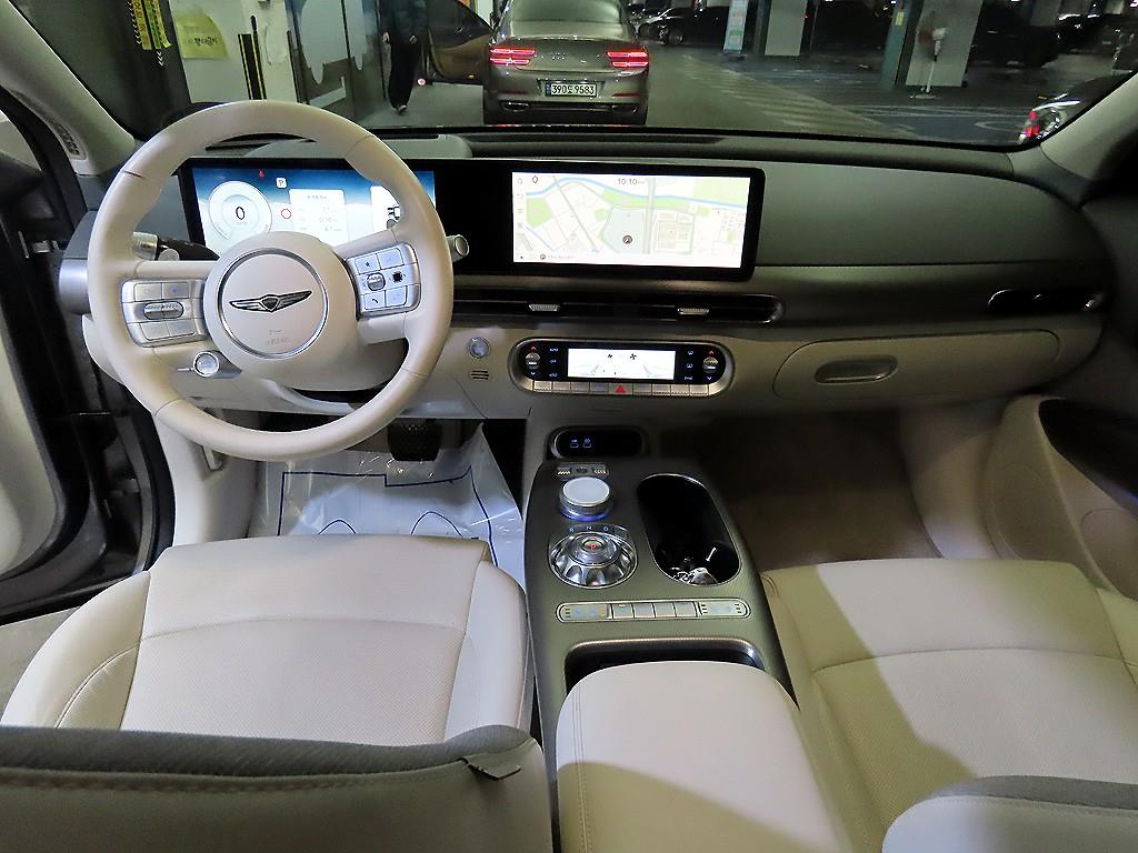 Genesis GV60 - Vista 10