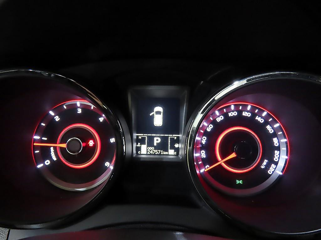 Ssangyong Tivoli - Vista 9