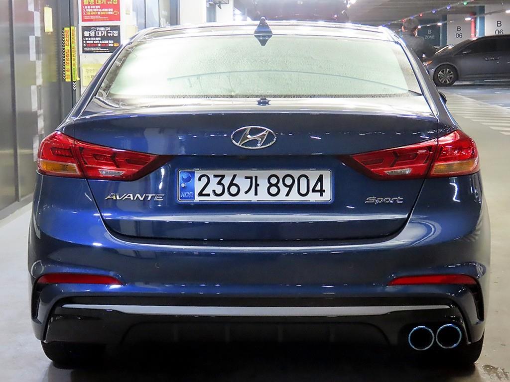 HYUNDAI Avante - Vista 5