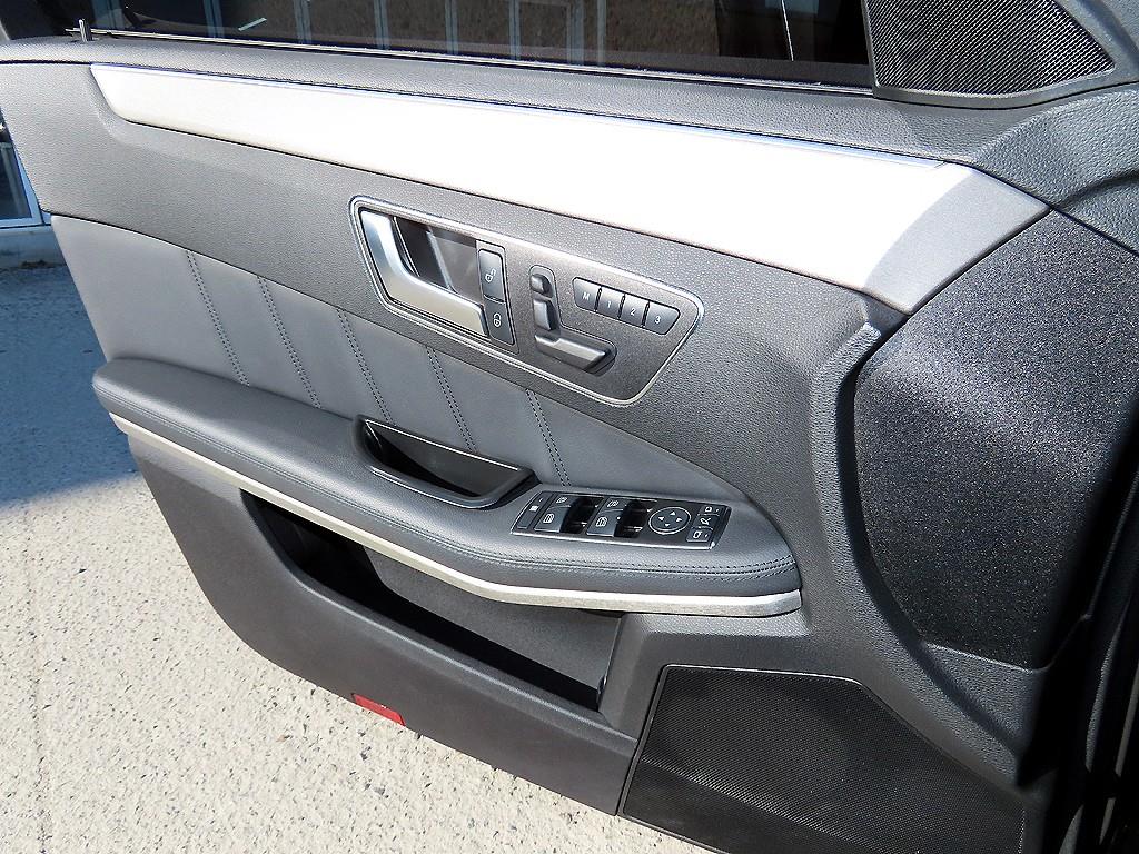 Mercedes Benz E class - Vista 12