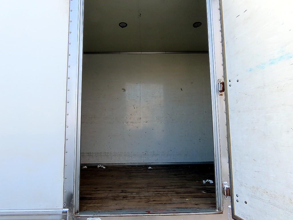 medium and large cargo truck - Vista 5