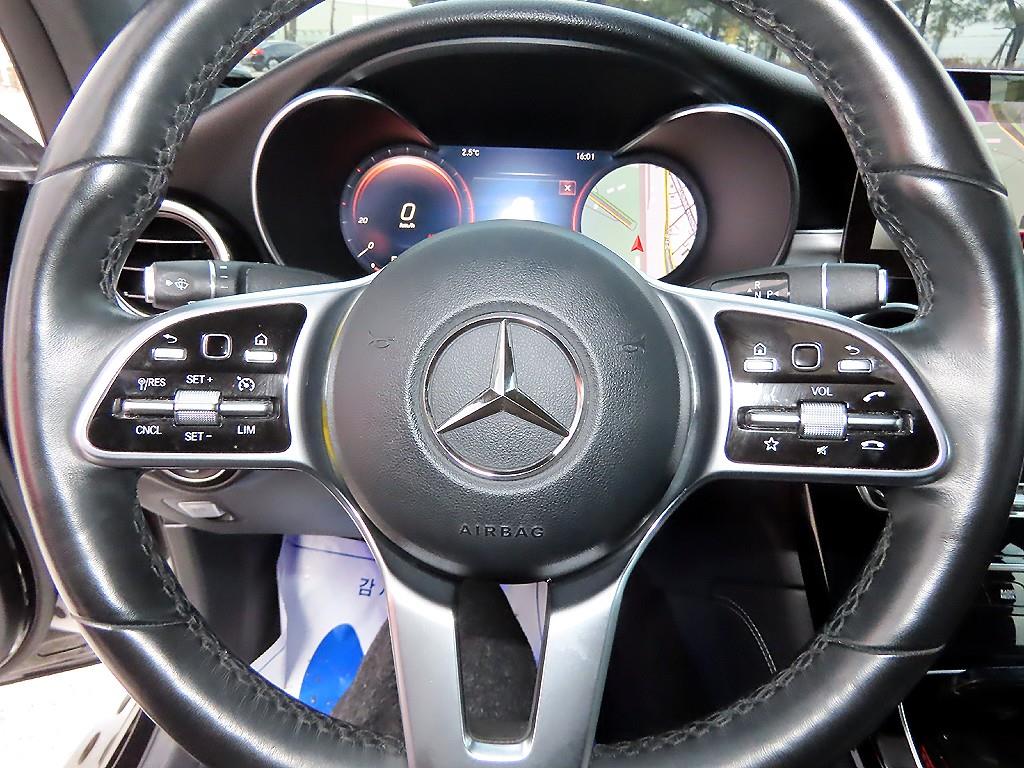 Mercedes Benz GLC Class - Vista 8