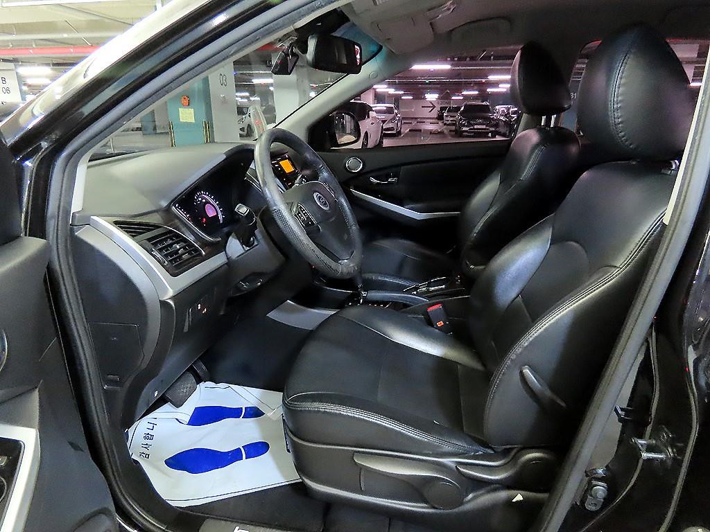 Ssangyong Korando - Vista 6