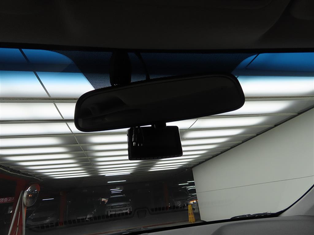 HYUNDAI Avante - Vista 12