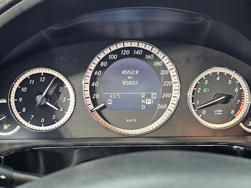 Mercedes Benz E class - Vista 7