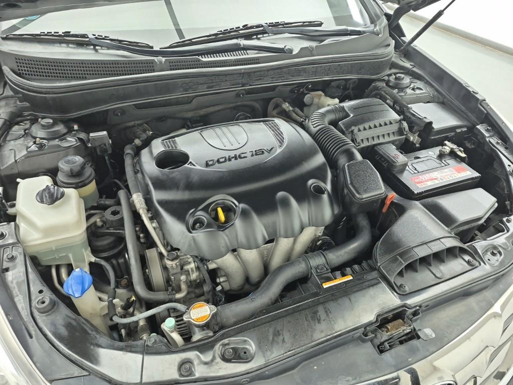 HYUNDAI Sonata - Vista 6