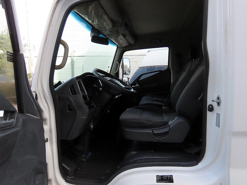 medium and large cargo truck - Vista 7